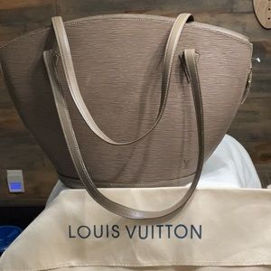 LV “Vintage”EPI leather handbag 👜 EXCELLENT condition.  No callouts on corners.